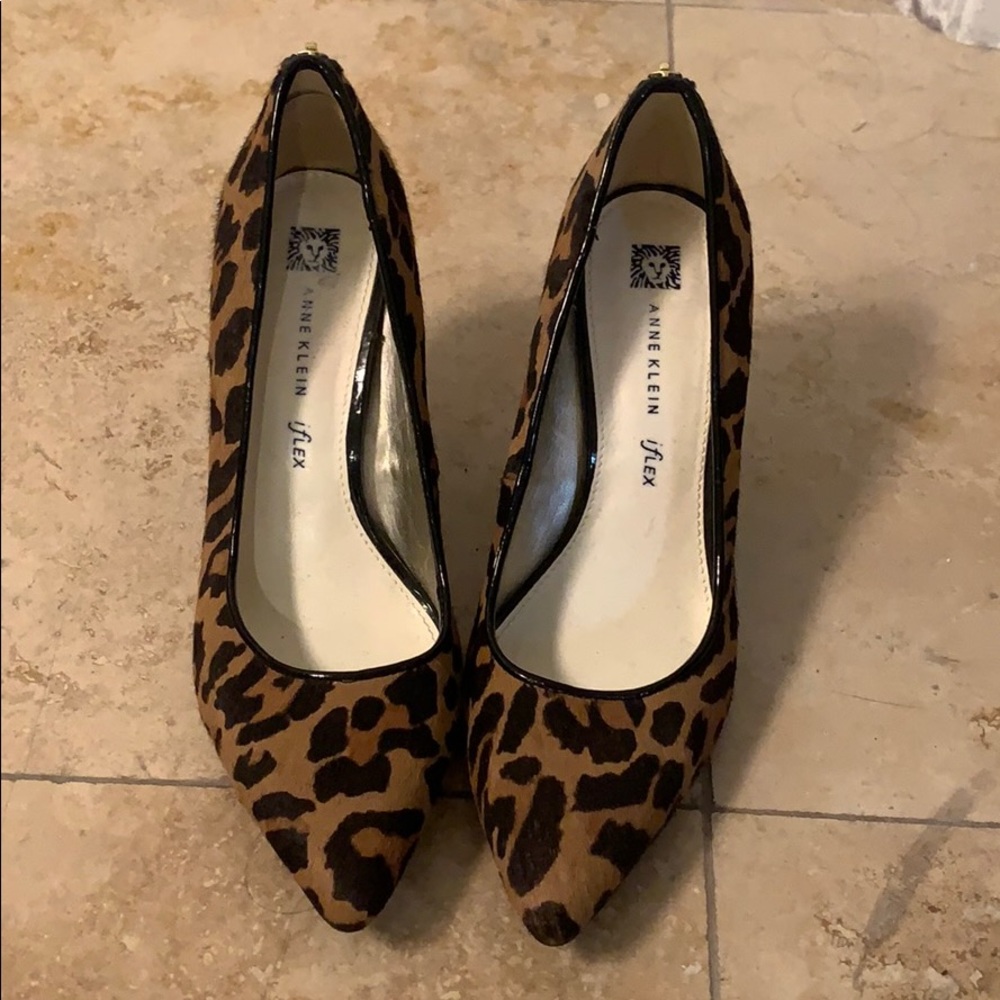 Ann Klein leopard print calf skin pumps